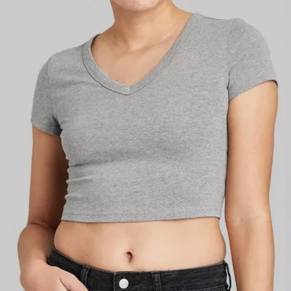Wild Fable™ Grey Women's Short Sleeve V-Neck Cropped T-Shirt Size XS